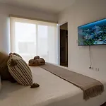 3Br Modern House Located In Downtown\'S Heart