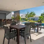 3Br Modern House Located In Downtown\'S Heart