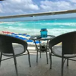 Salvia - Beachfront Studio