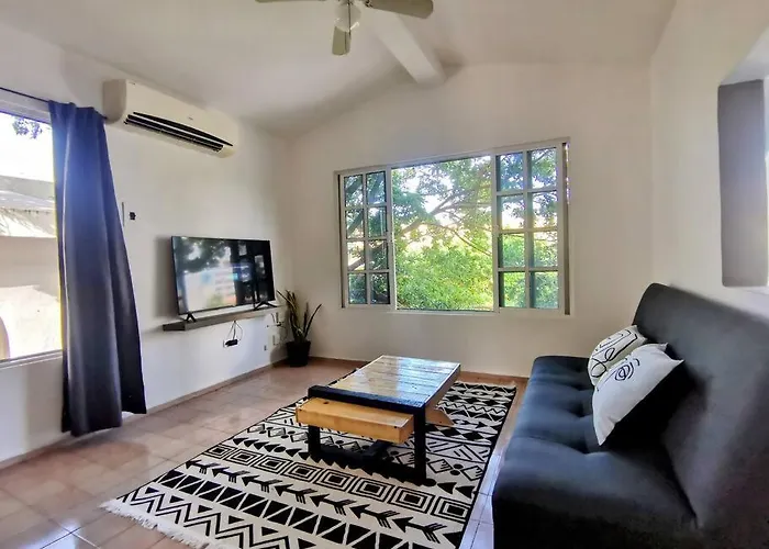 3 Bedrooms Queen Beds Appartement / Bonampak Ave.