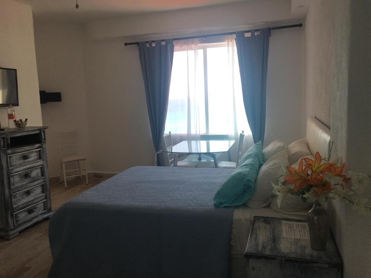 Plaza Apartment *