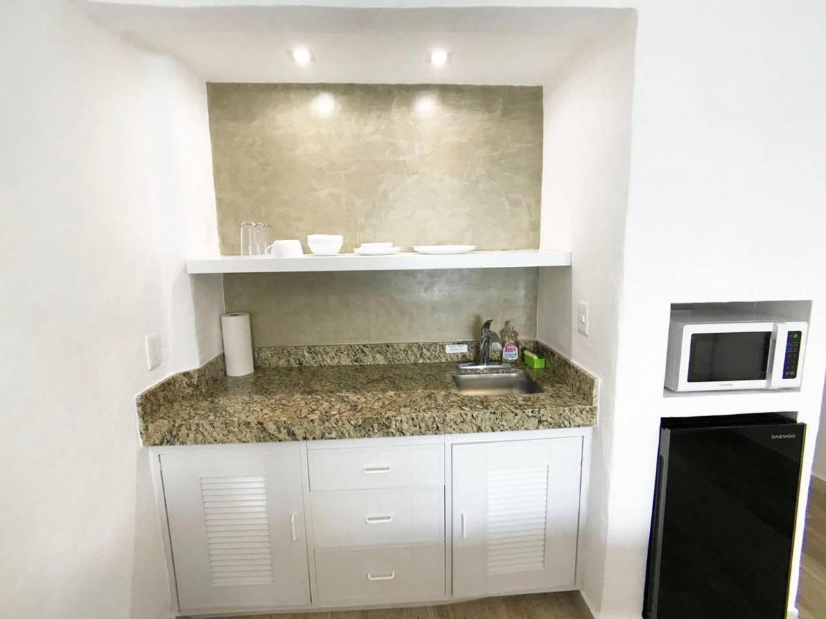 Beachfront With Kitchenette In The Zone! Apartahotel Cancún