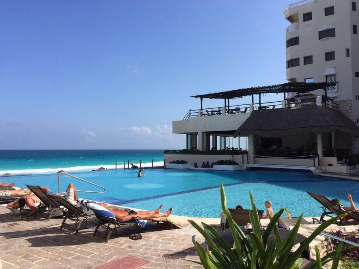Beachfront With Kitchenette In The Zone! Apartahotel
