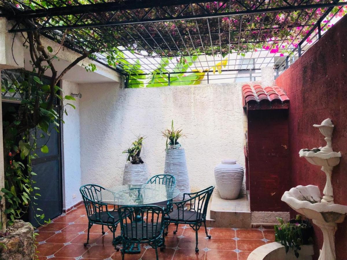 Colibri House