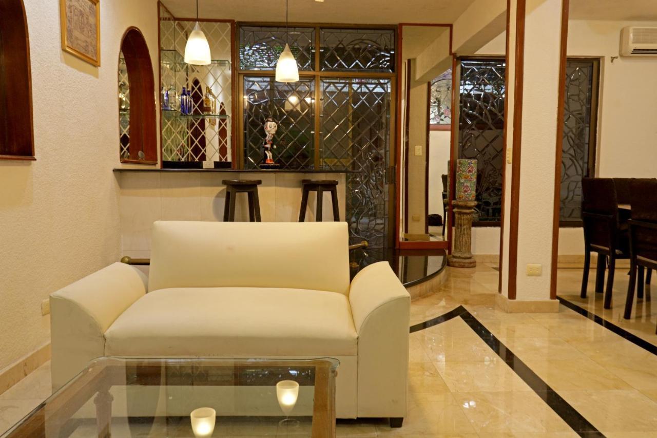 Colibri House Bed and breakfast Cancún