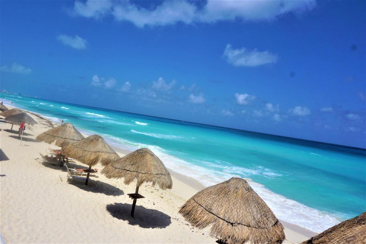 Apartahotel Brisas Beachfront Penthouses
