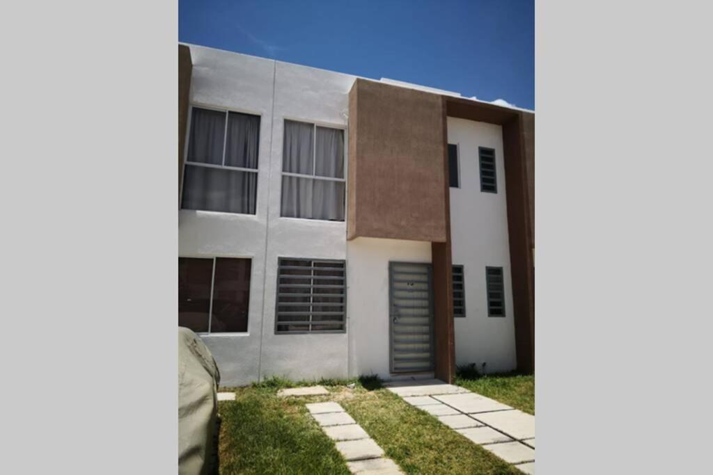 Residencial Con Seguridad Y áreas Recreativas. Сasa de vacaciones Cancún