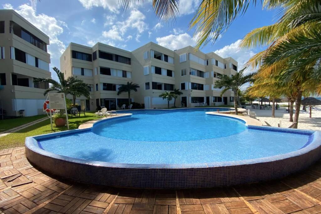 Oceanfront Bm By Andiani Cancun