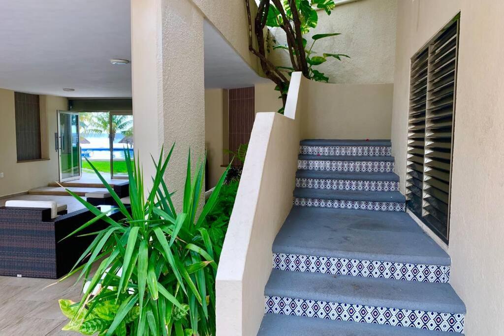 Oceanfront Bm By Andiani Cancun
