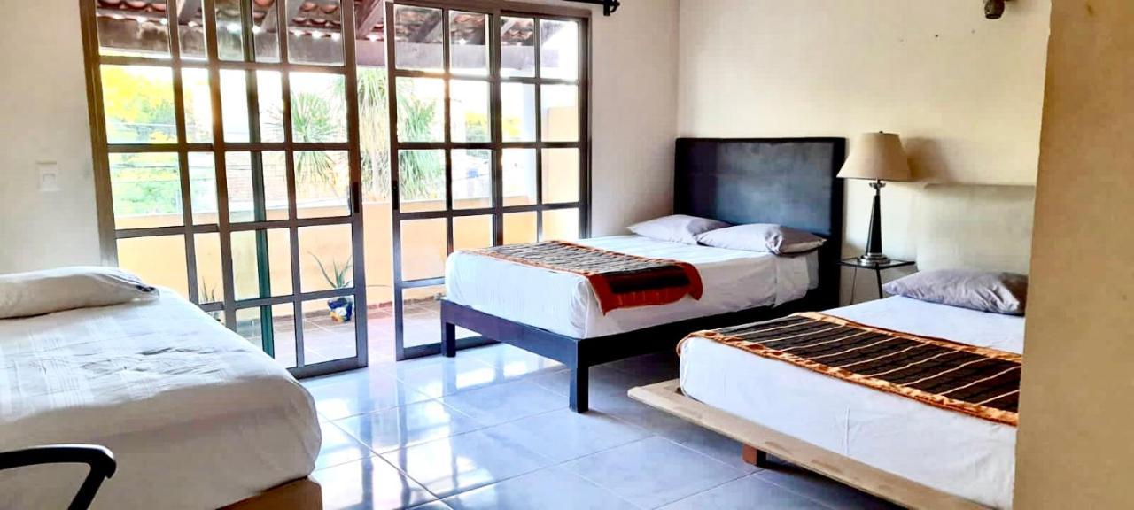 Habitación en casa particular La Maison Bleue