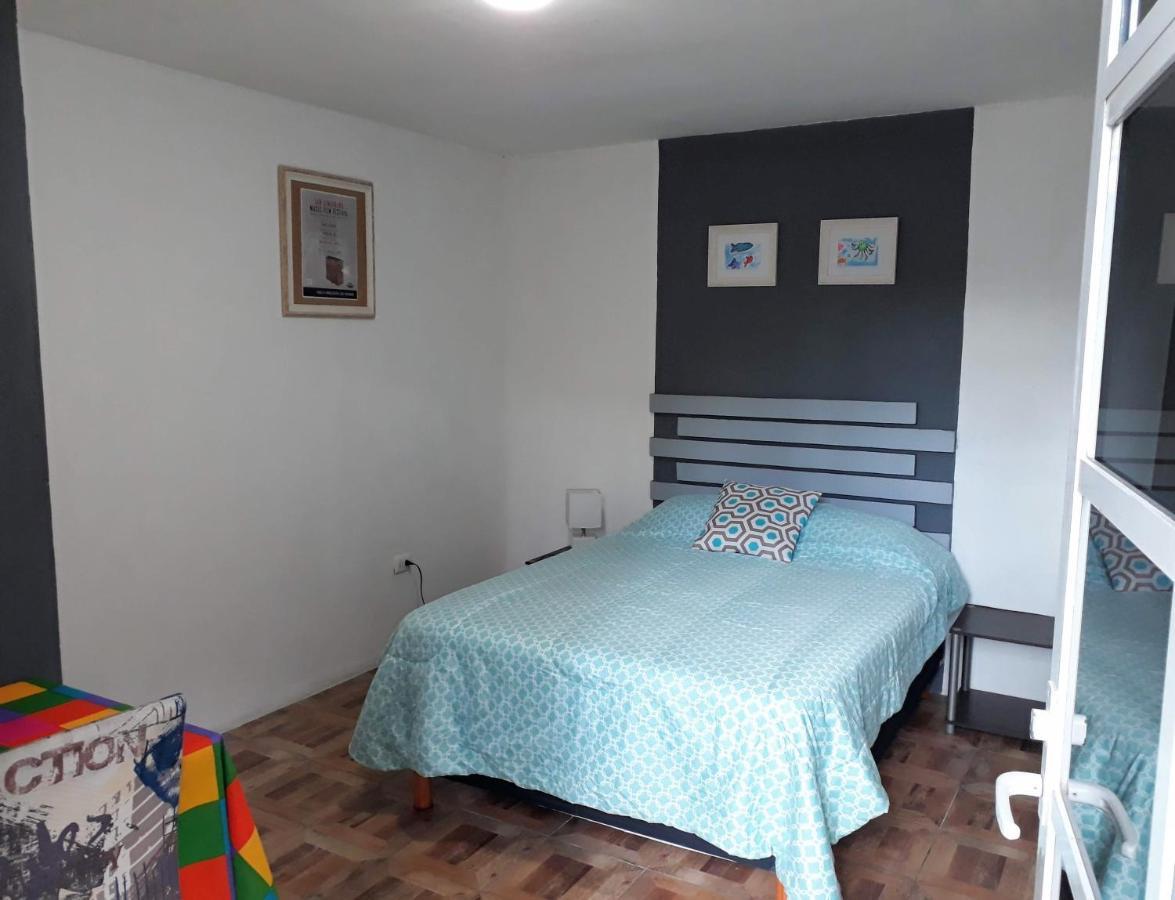 Pensión In Guest - 2, Private Bathroom, A C, Wi-fi 50 Mbps In Downtown