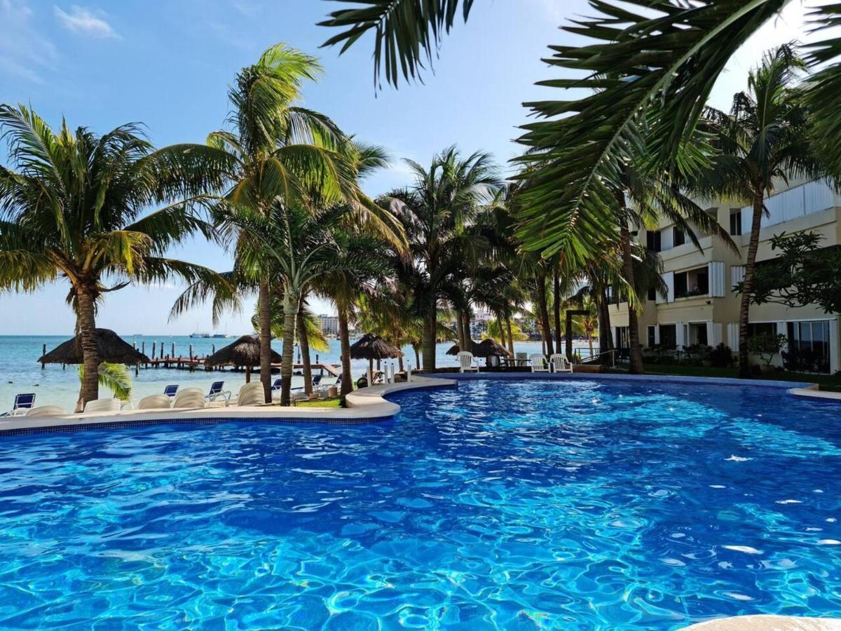 Sea Front 2br 2bth Condo, Pool, Kayak And Parking Apartment