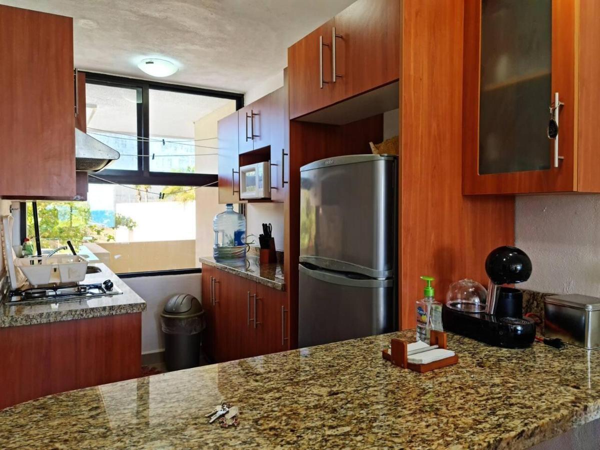 Apartment Sea Front 2br 2bth Condo, Pool, Kayak And Parking *