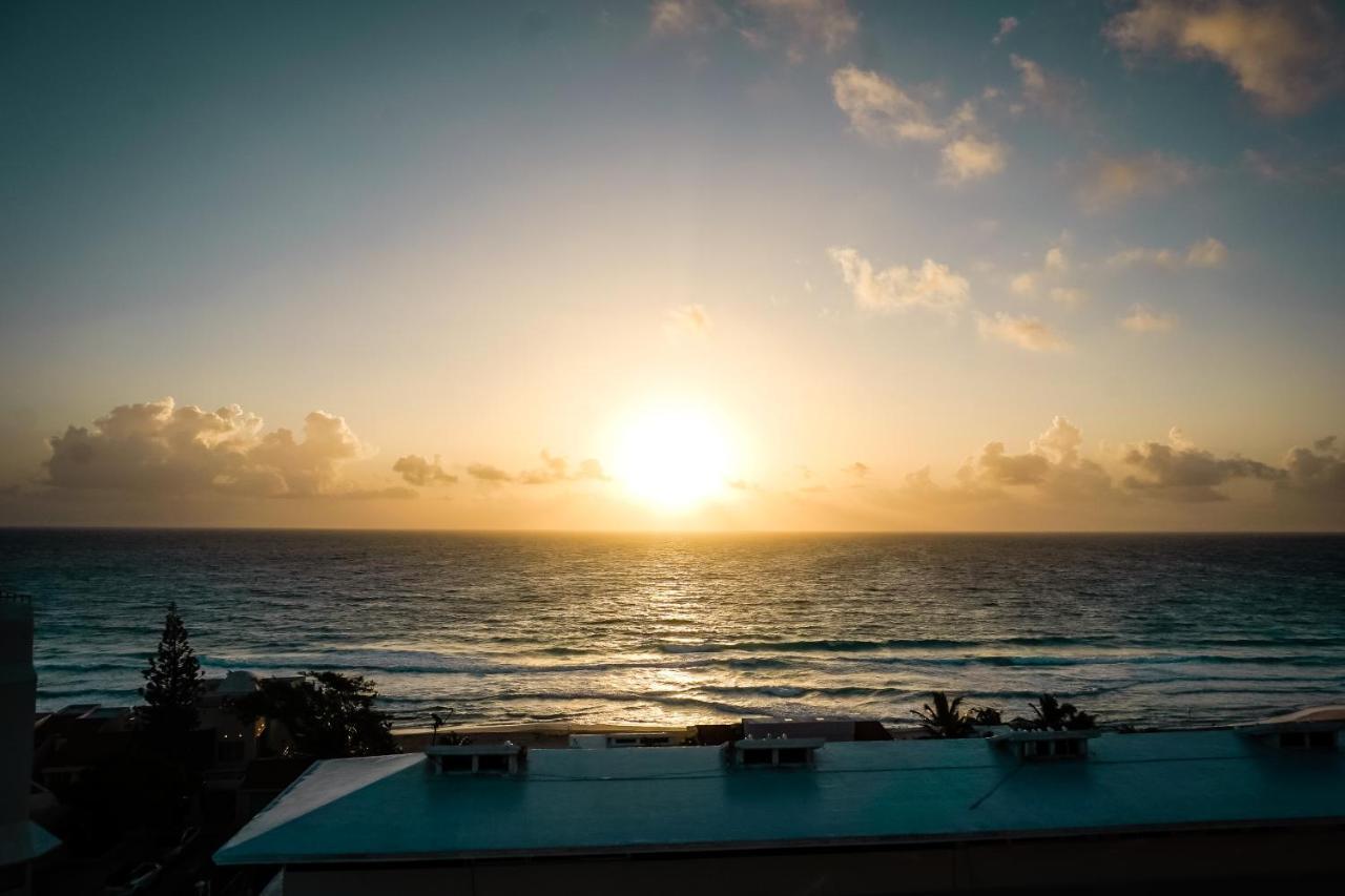 Rooftop Private Jacuzzi In Beach Front Penthouse Apartahotel Cancún