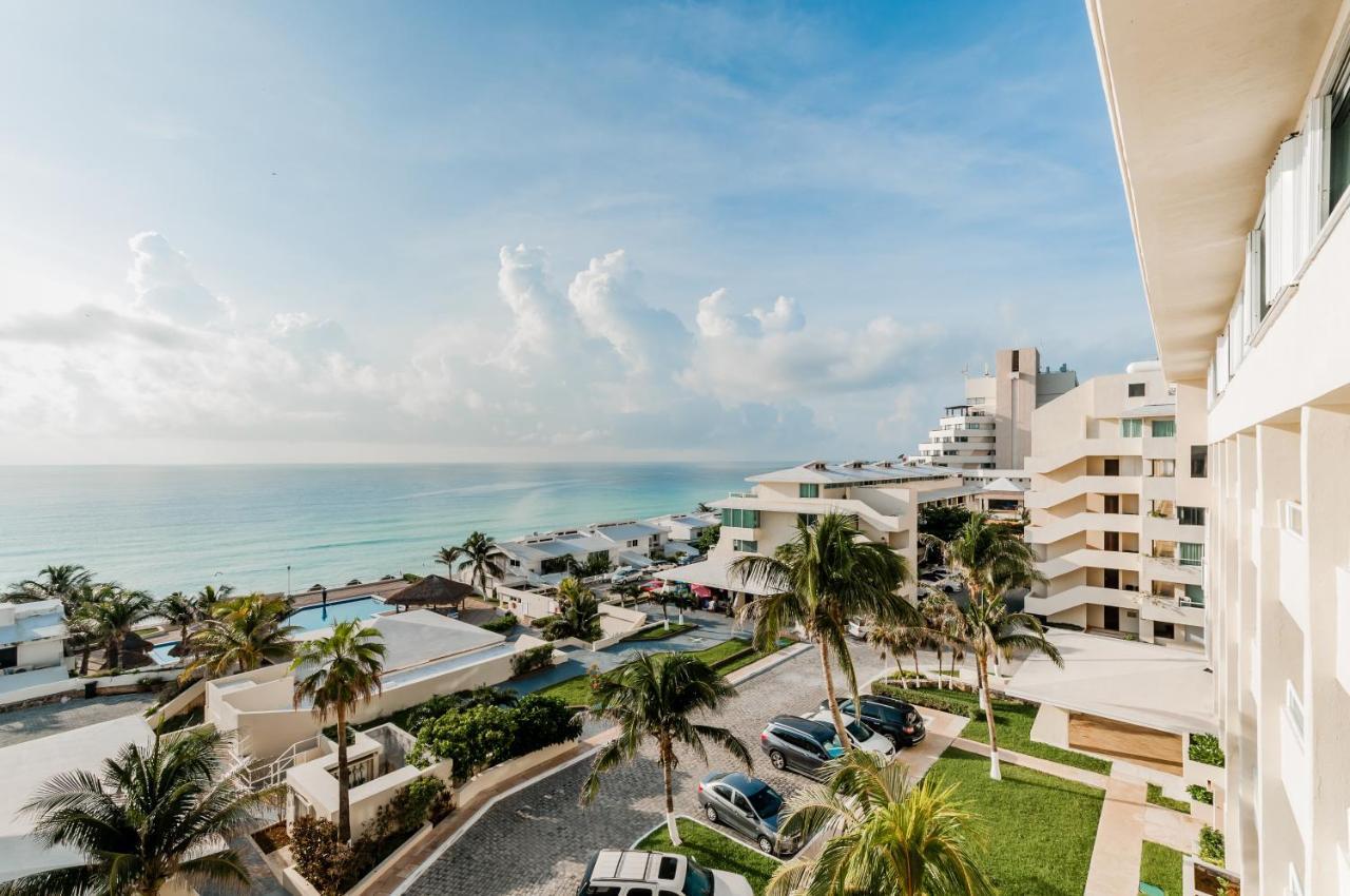 Apartahotel Rooftop Private Jacuzzi In Beach Front Penthouse 3*