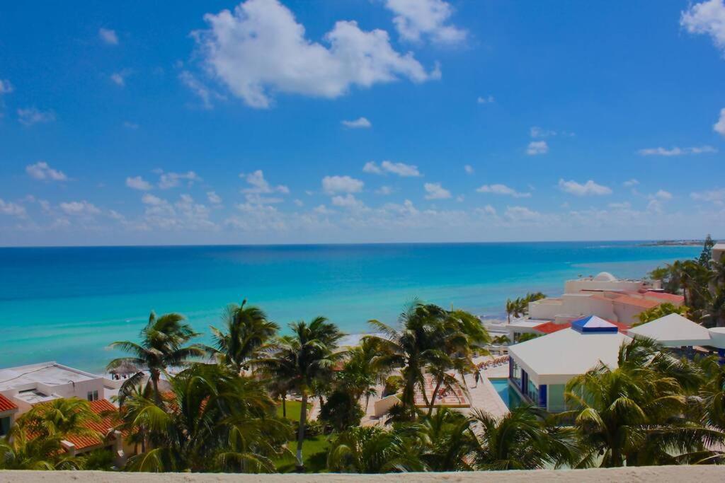 Apartment Beachfront Ph+Roof Garden, Ocean & Lagoon Views