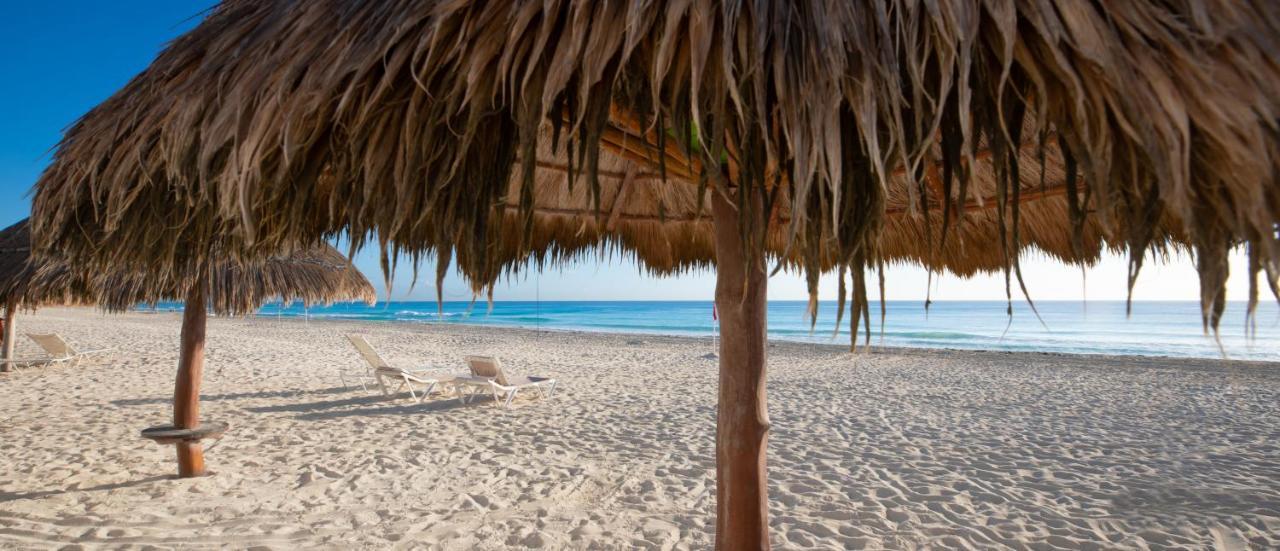 Rooftop Private Jacuzzi In Beach Front Penthouse Cancún