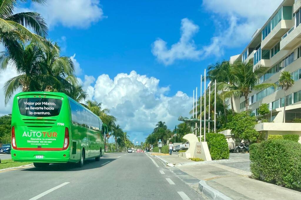 Oceanfront, Entire Cancún