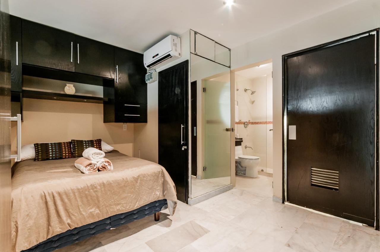 Rooftop Private Jacuzzi In Beach Front Penthouse Cancún