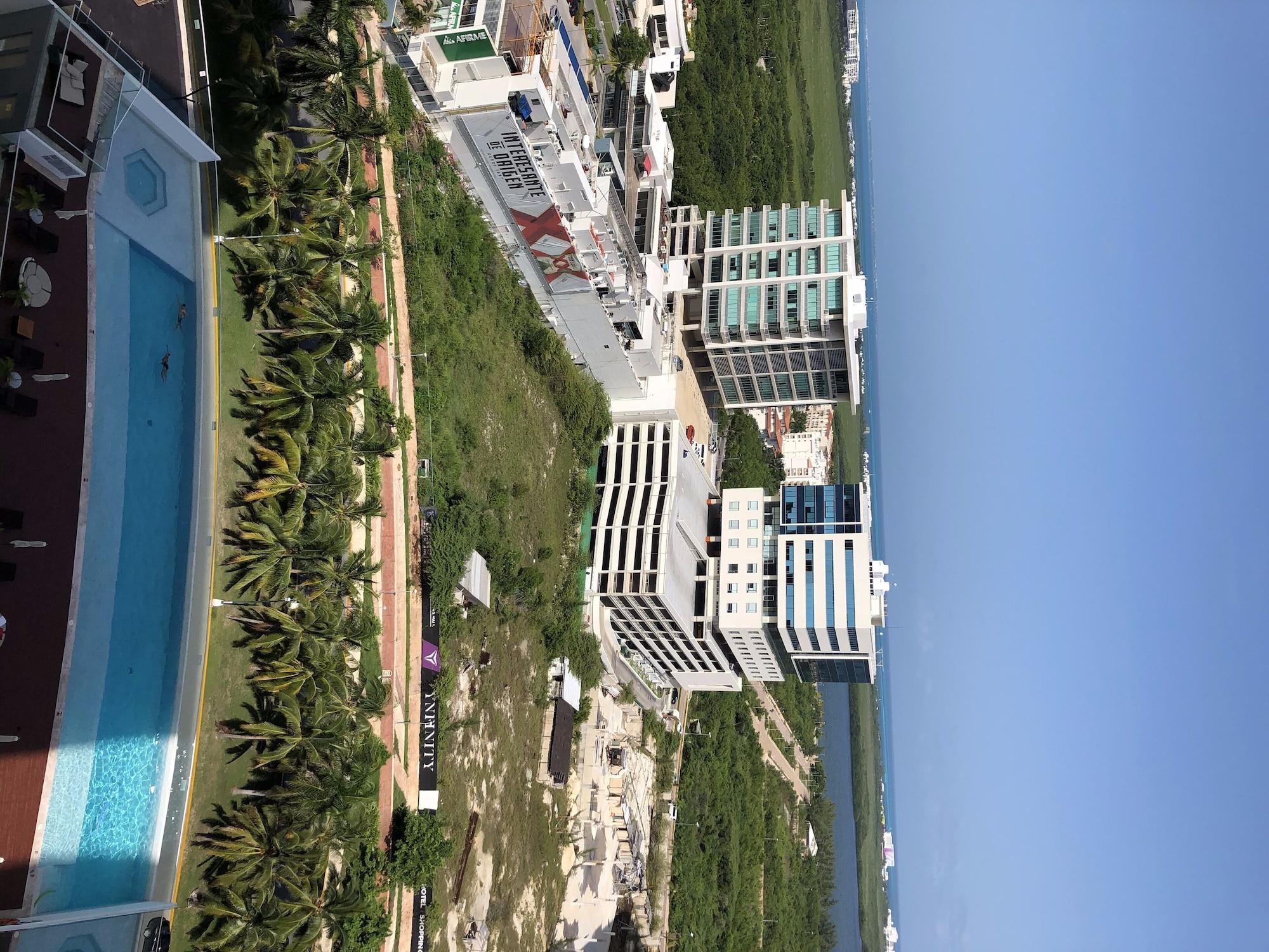 Malecon Hotel Cancún