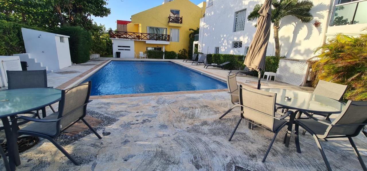 Chloe. Modern 4 House With Pool *