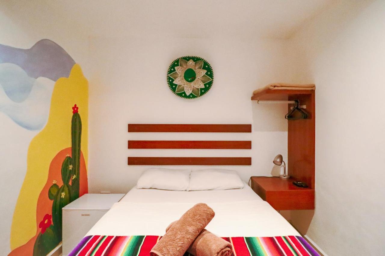 Habitación en casa particular Leo Downtown