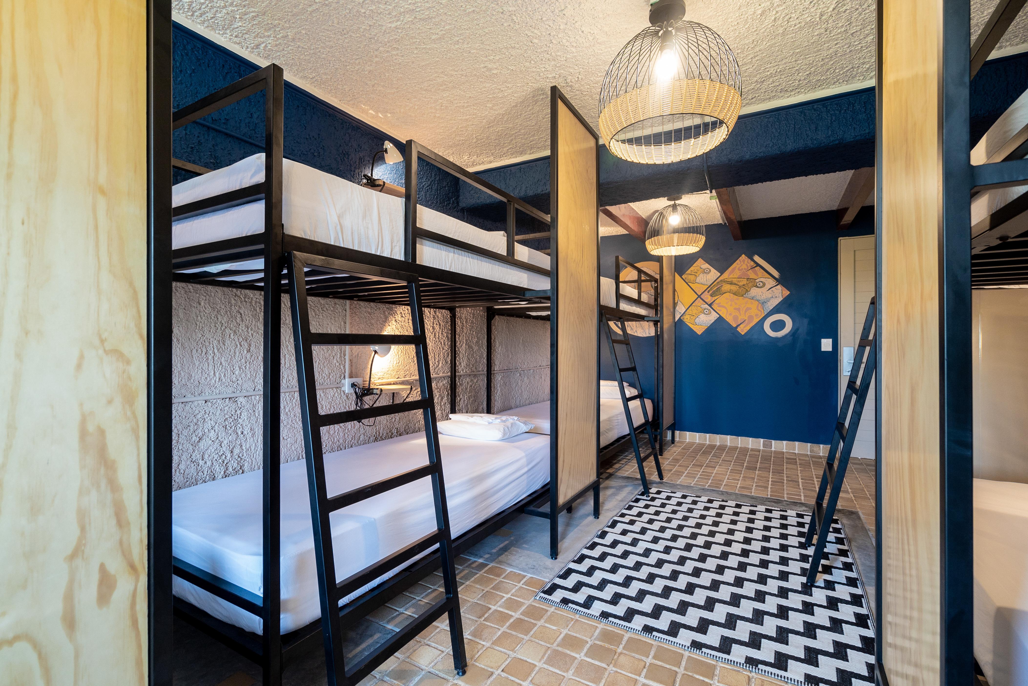 Zone Apartahotel 3*
