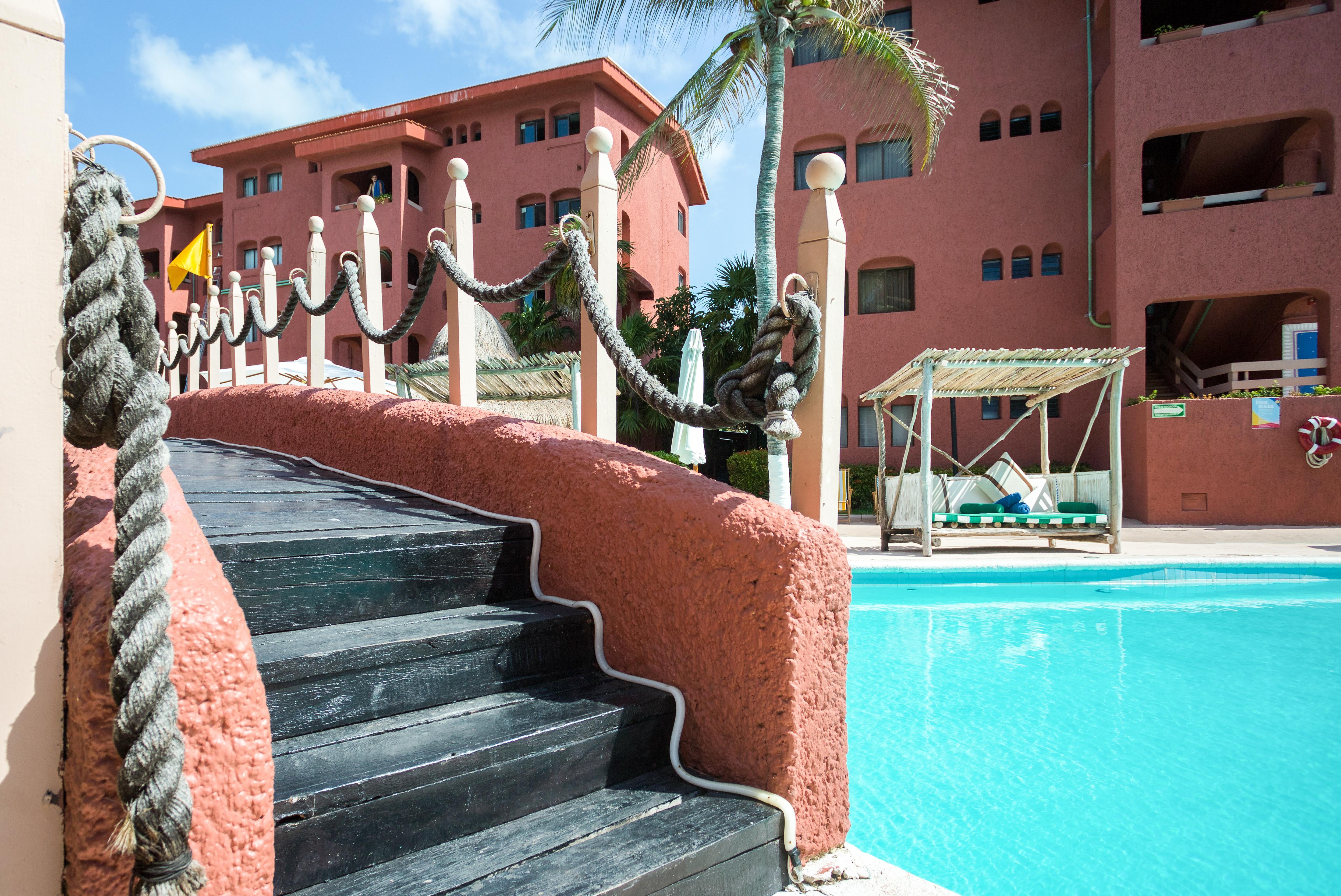 Apartahotel Zone 3*