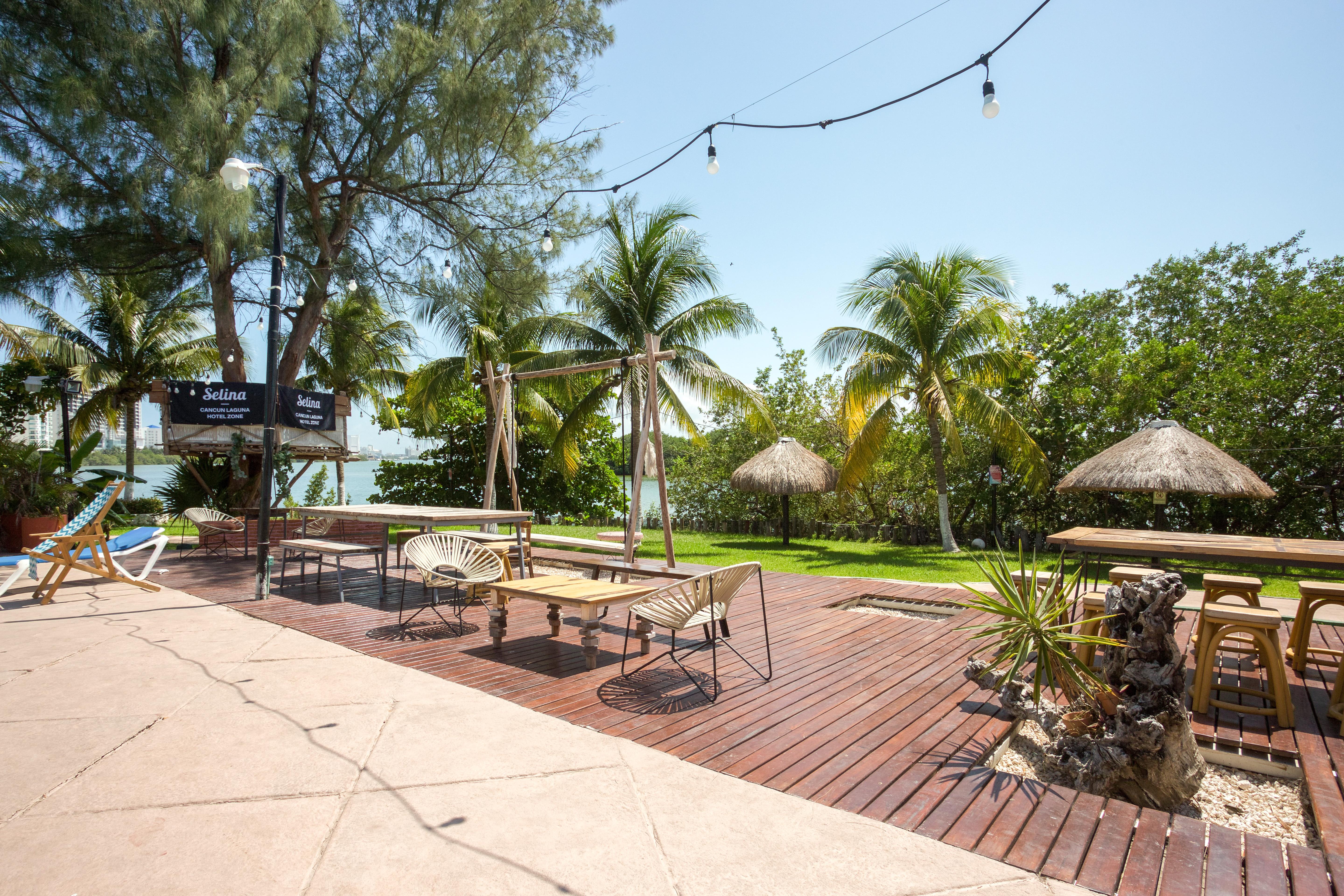Apartahotel Zone 3*