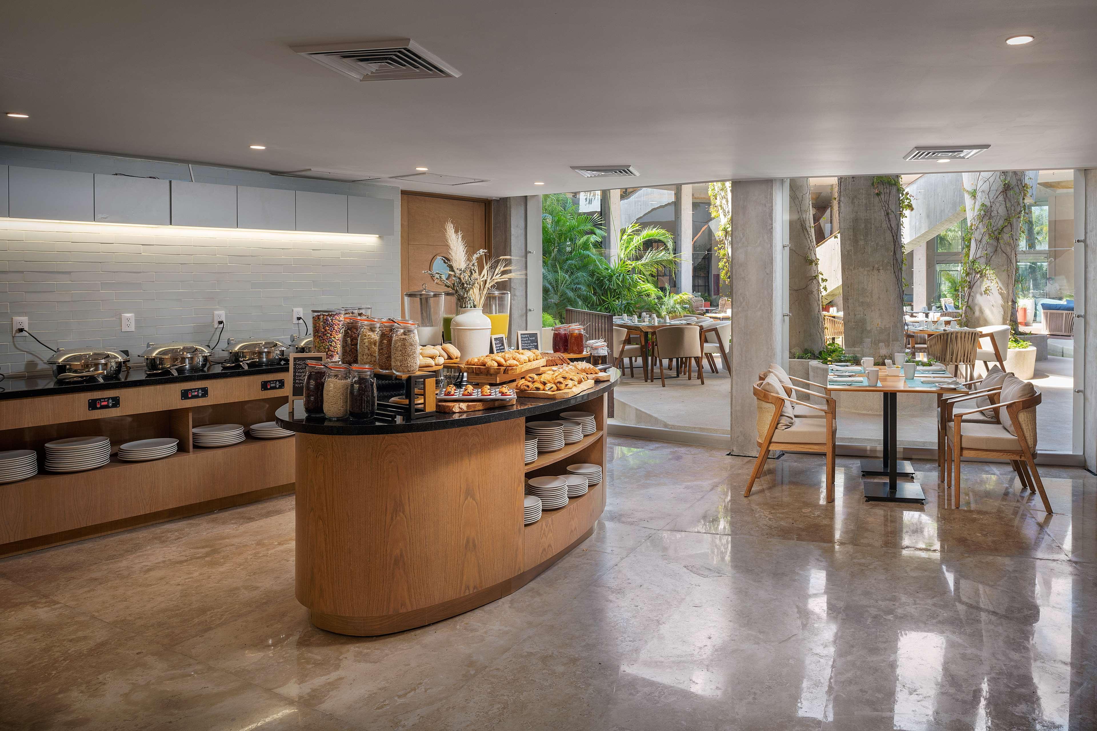Hilton Garden Airport 4* Cancun