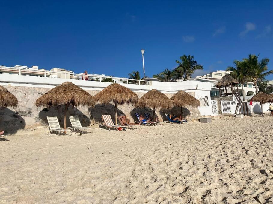 Oceanfront, Entire Apartamento