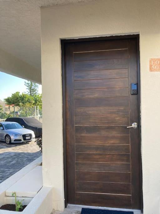 Oceanfront, Entire Apartamento