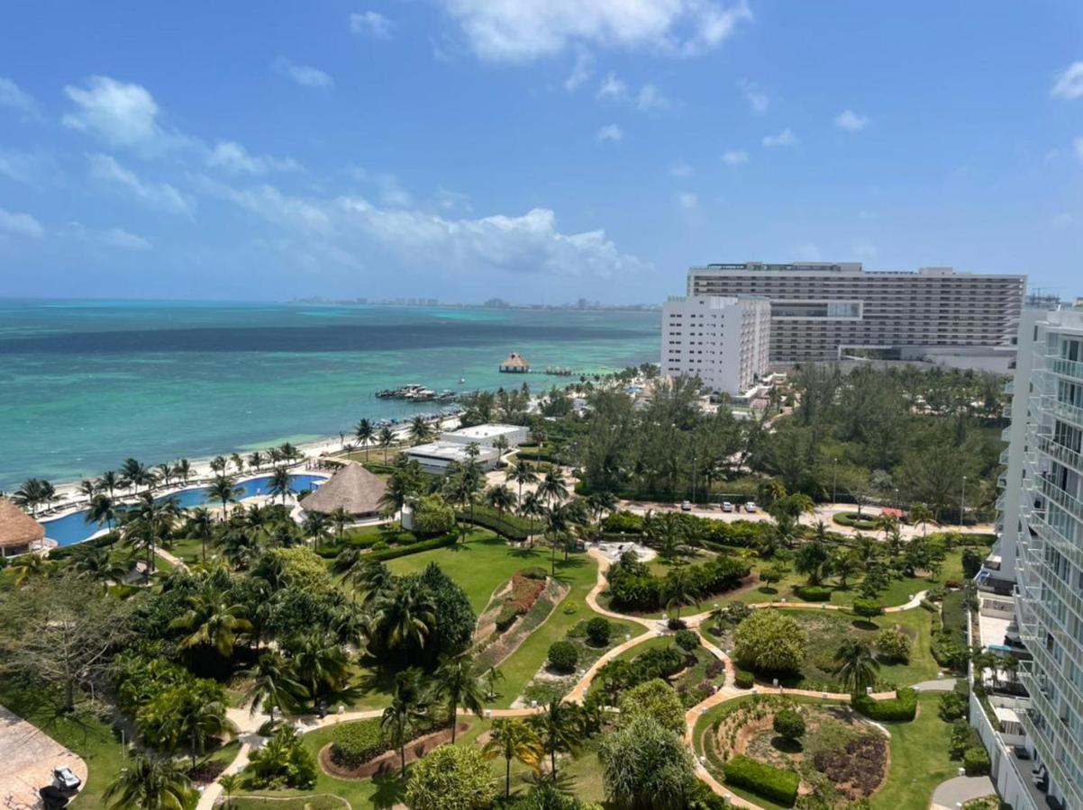 Beachfront Luxury * Cancún