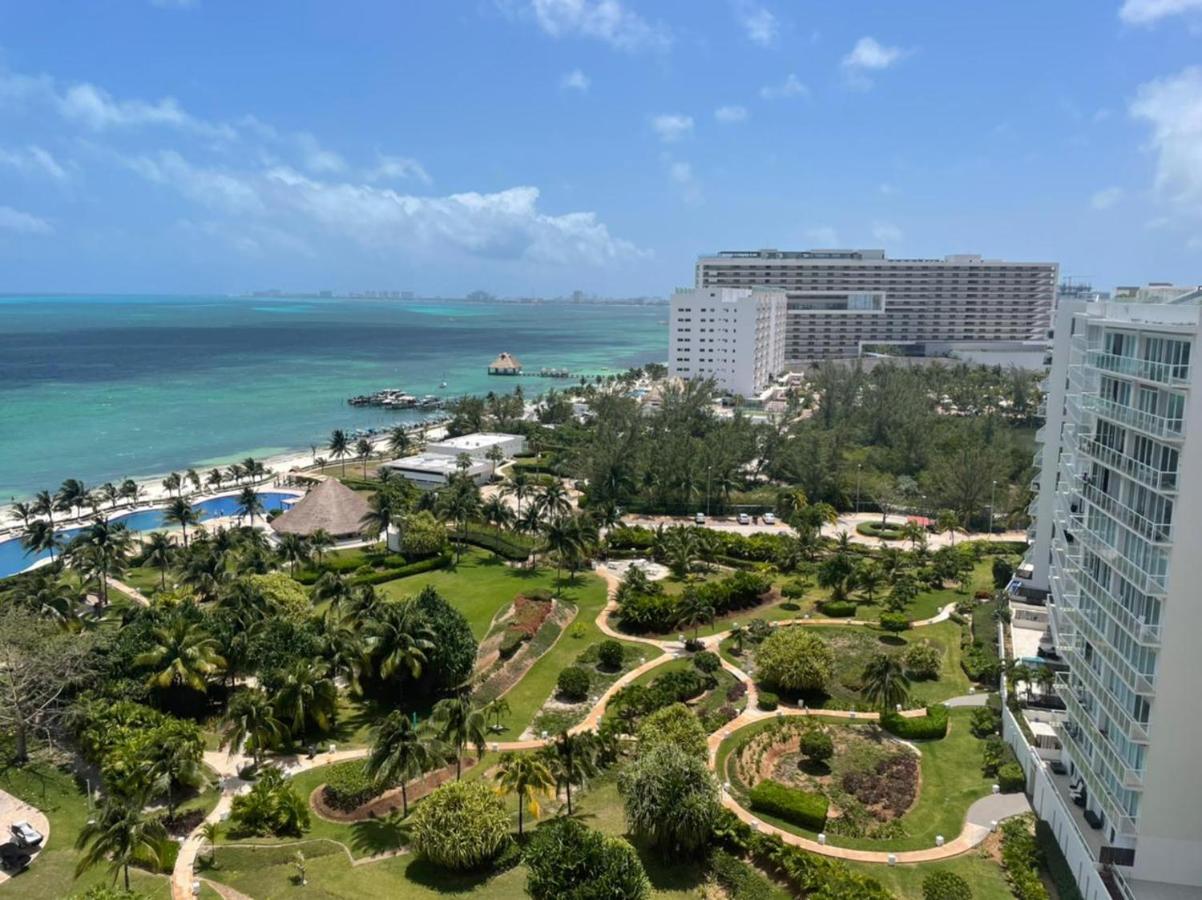 Beachfront Luxury Apartamento *