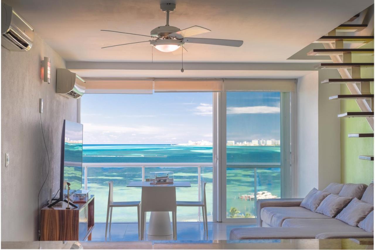 Beachfront Luxury Apartamento