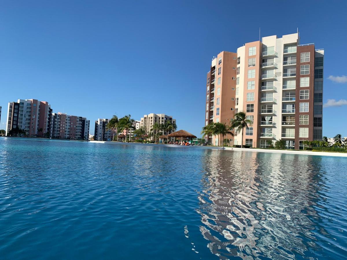 Apartment Dreams Blue Paradise