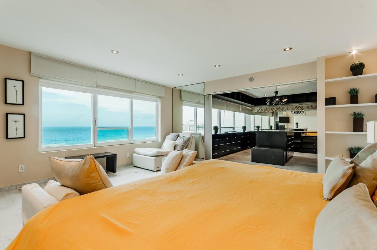 Rooftop Private Jacuzzi In Beach Front Penthouse