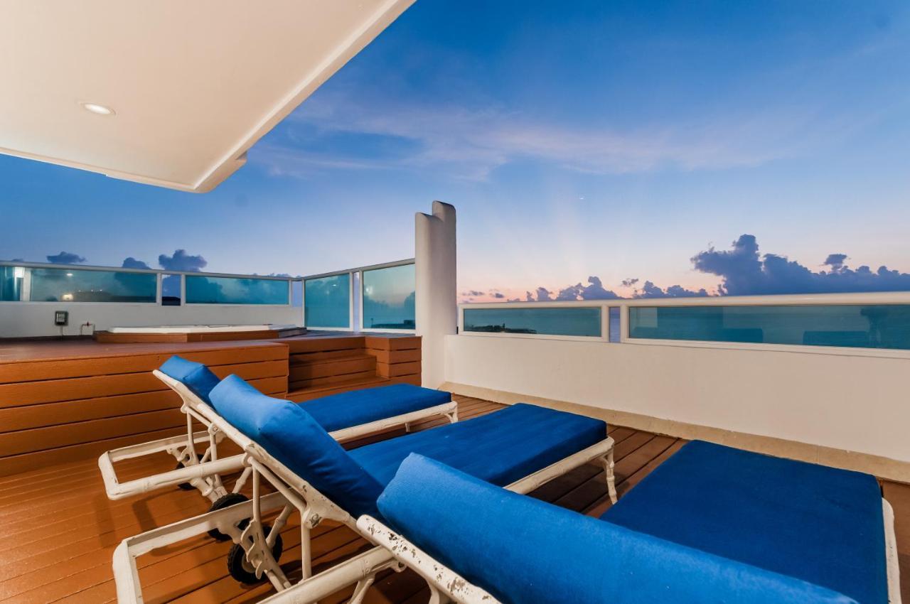 Rooftop Private Jacuzzi In Beach Front Penthouse Apartahotel