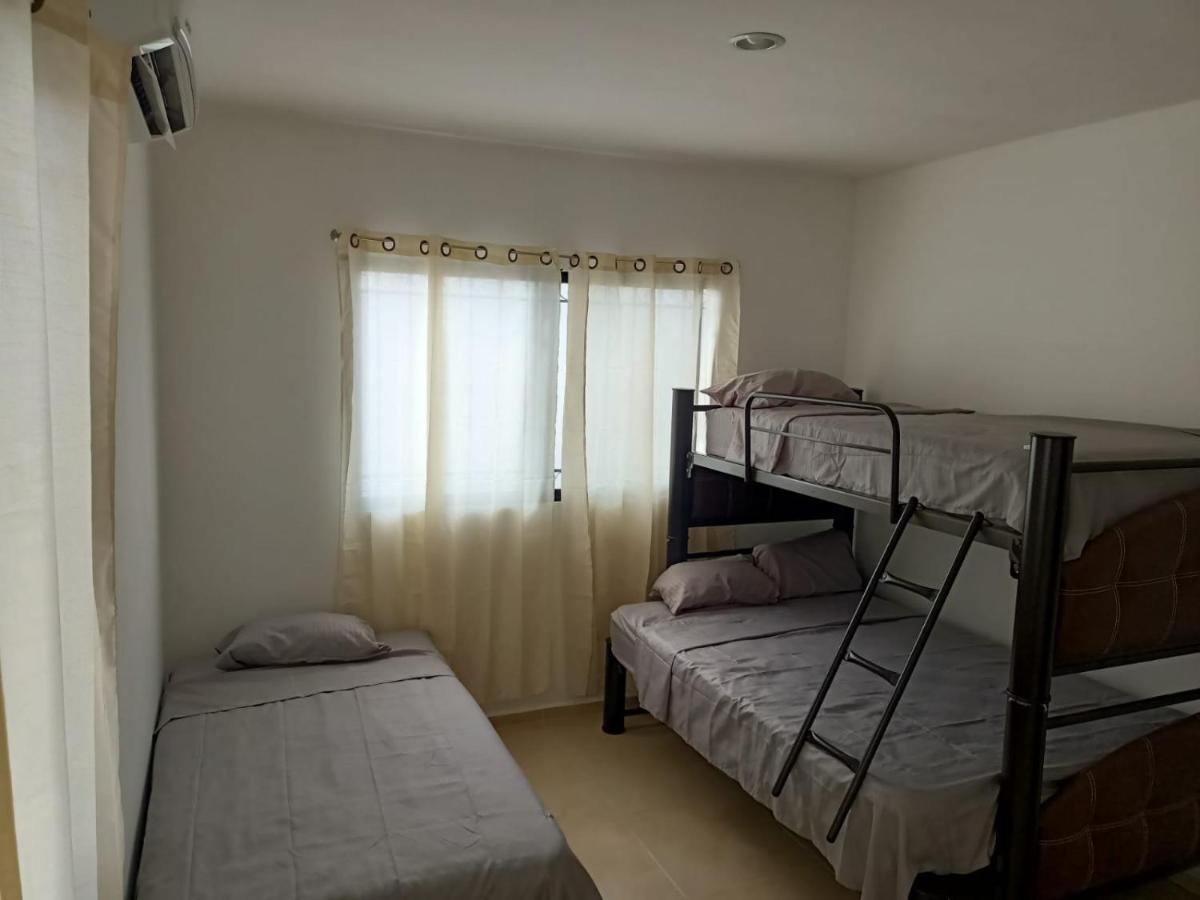 Villa Hermosa Casa A 15 Minutos Del Aeropueto De En Exclusivo Fraccionamiento Residencial *