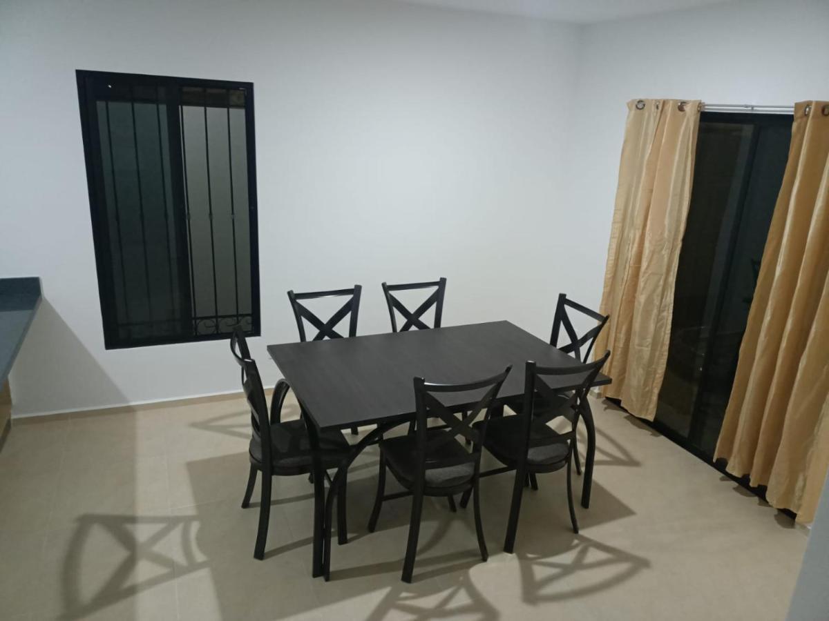 Villa Hermosa Casa A 15 Minutos Del Aeropueto De En Exclusivo Fraccionamiento Residencial Cancun