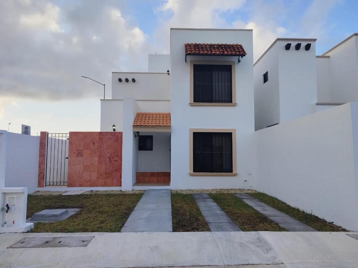 Villa Hermosa Casa A 15 Minutos Del Aeropueto De En Exclusivo Fraccionamiento Residencial