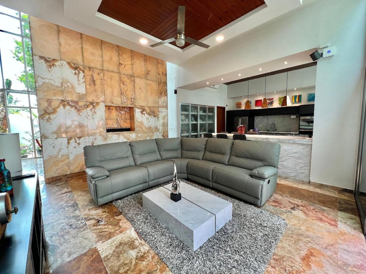 Espectacular Casa 25 Personas En Fraccionamiento Privado Con Terraza, Alberca Y Grill Cancún