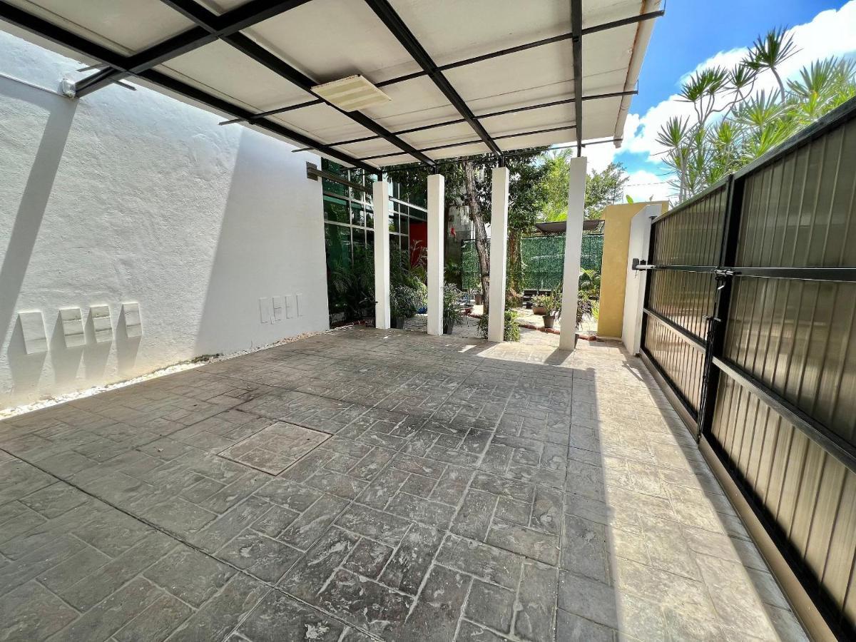 Espectacular Casa 25 Personas En Fraccionamiento Privado Con Terraza, Alberca Y Grill Сasa de vacaciones Cancún