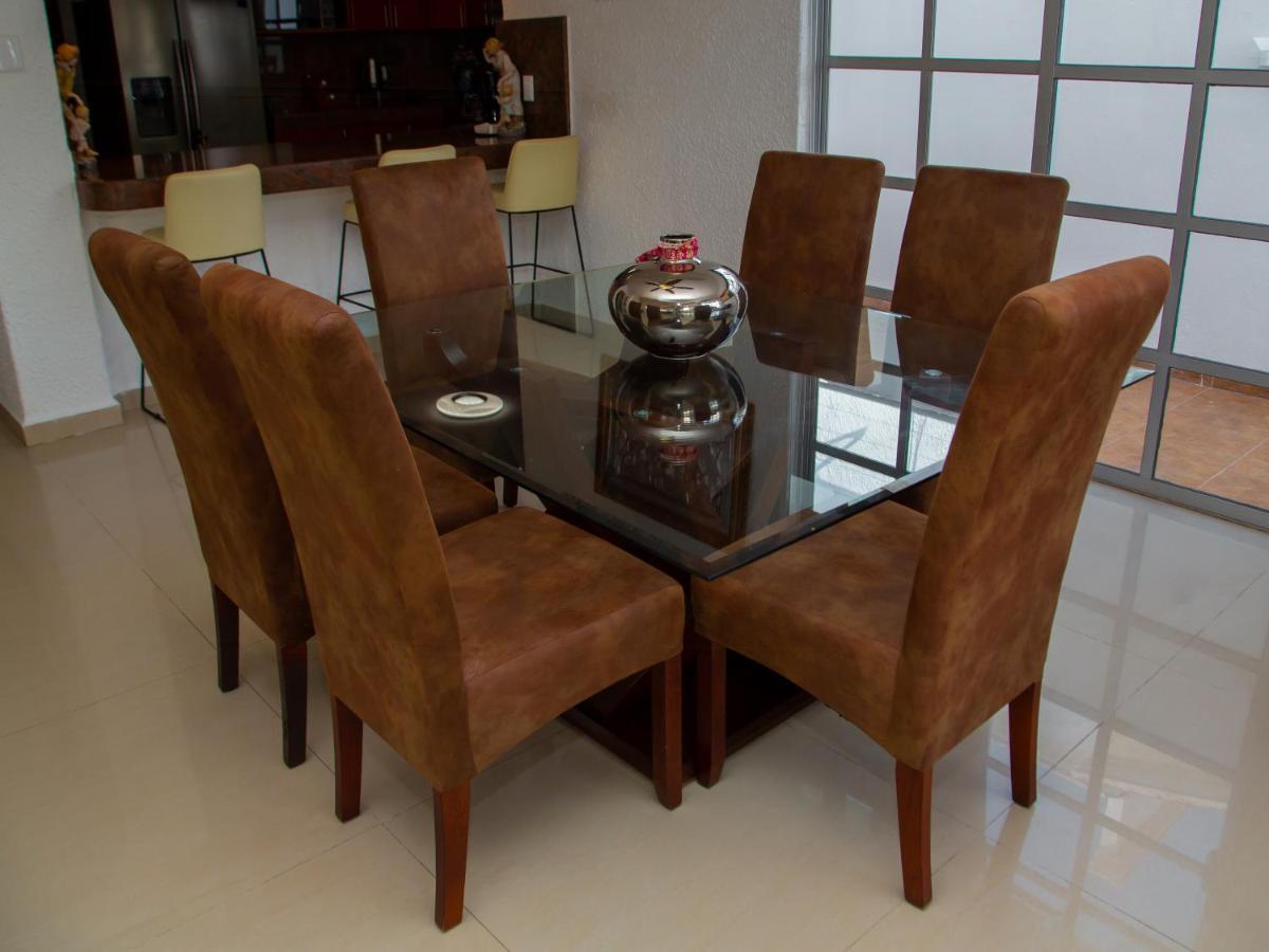 Hermosa Casa, En Renta Vacacional Con Piscina, A Tan Solo10 Minutos De La Playa, Cerca De Centros Comerciales, Restaurantes, Bares Y Supermercados Cancun