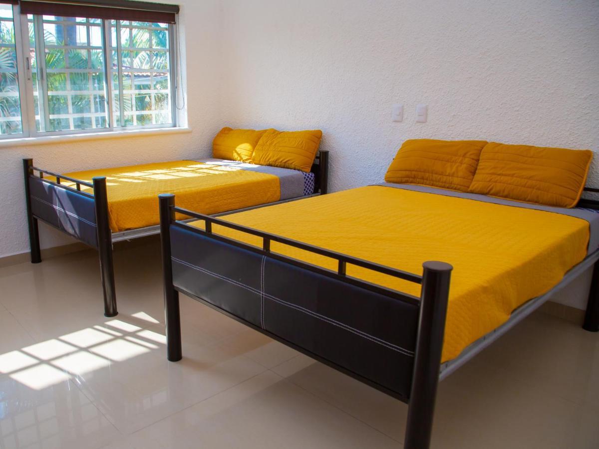 Hermosa Casa, En Renta Vacacional Con Piscina, A Tan Solo10 Minutos De La Playa, Cerca De Centros Comerciales, Restaurantes, Bares Y Supermercados Cancun