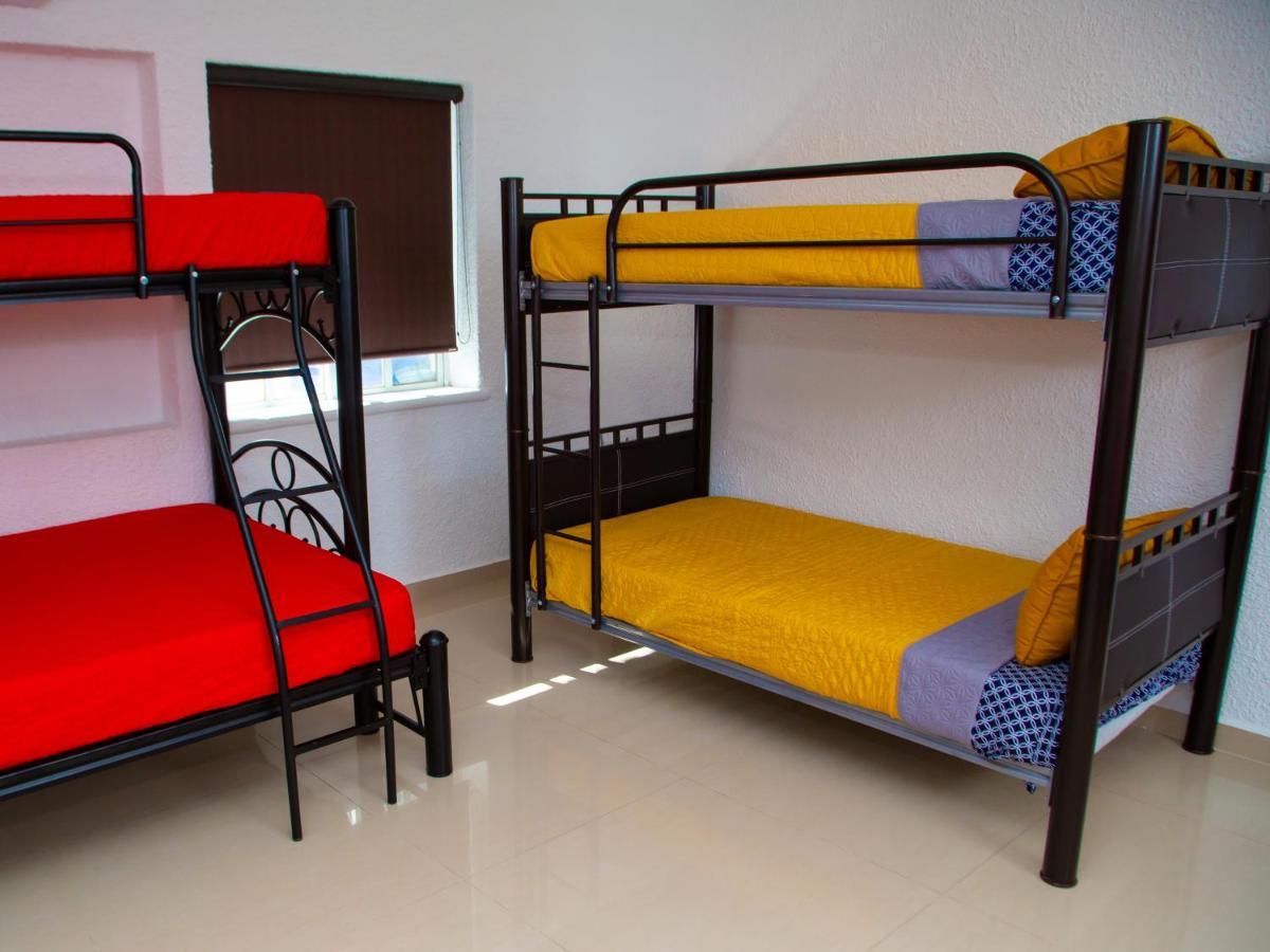 Hermosa Casa, En Renta Vacacional Con Piscina, A Tan Solo10 Minutos De La Playa, Cerca De Centros Comerciales, Restaurantes, Bares Y Supermercados *