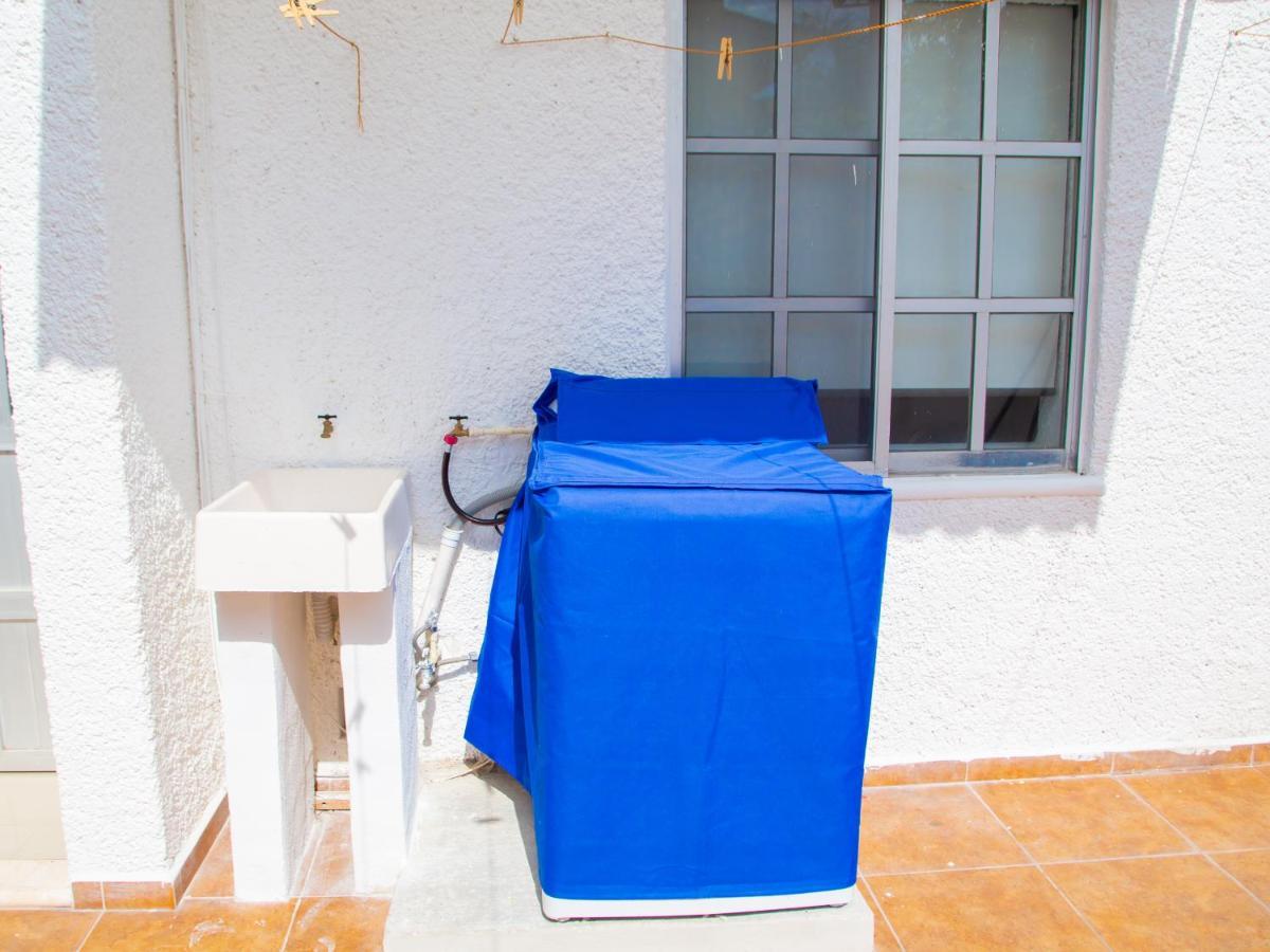 Hermosa Casa, En Renta Vacacional Con Piscina, A Tan Solo10 Minutos De La Playa, Cerca De Centros Comerciales, Restaurantes, Bares Y Supermercados Cancun