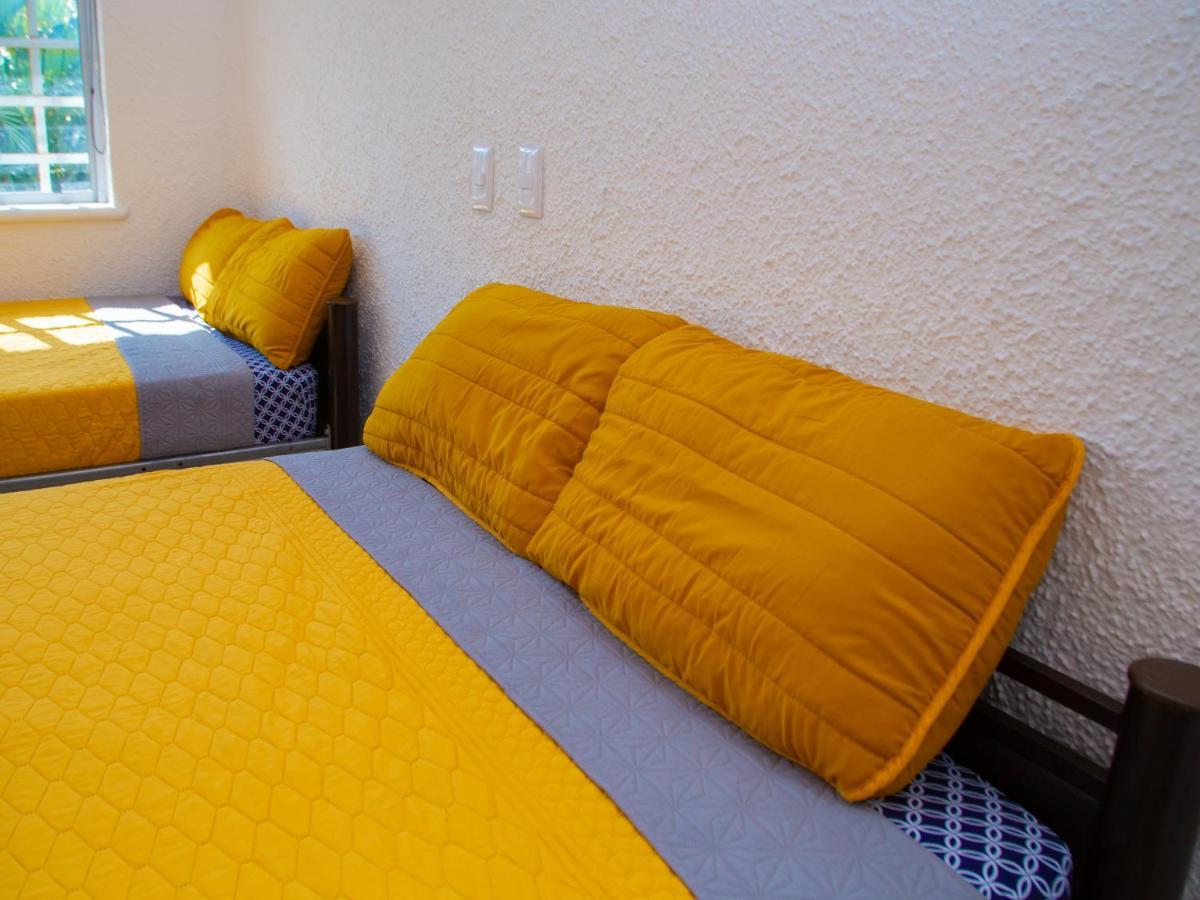 Hermosa Casa, En Renta Vacacional Con Piscina, A Tan Solo10 Minutos De La Playa, Cerca De Centros Comerciales, Restaurantes, Bares Y Supermercados Cancun