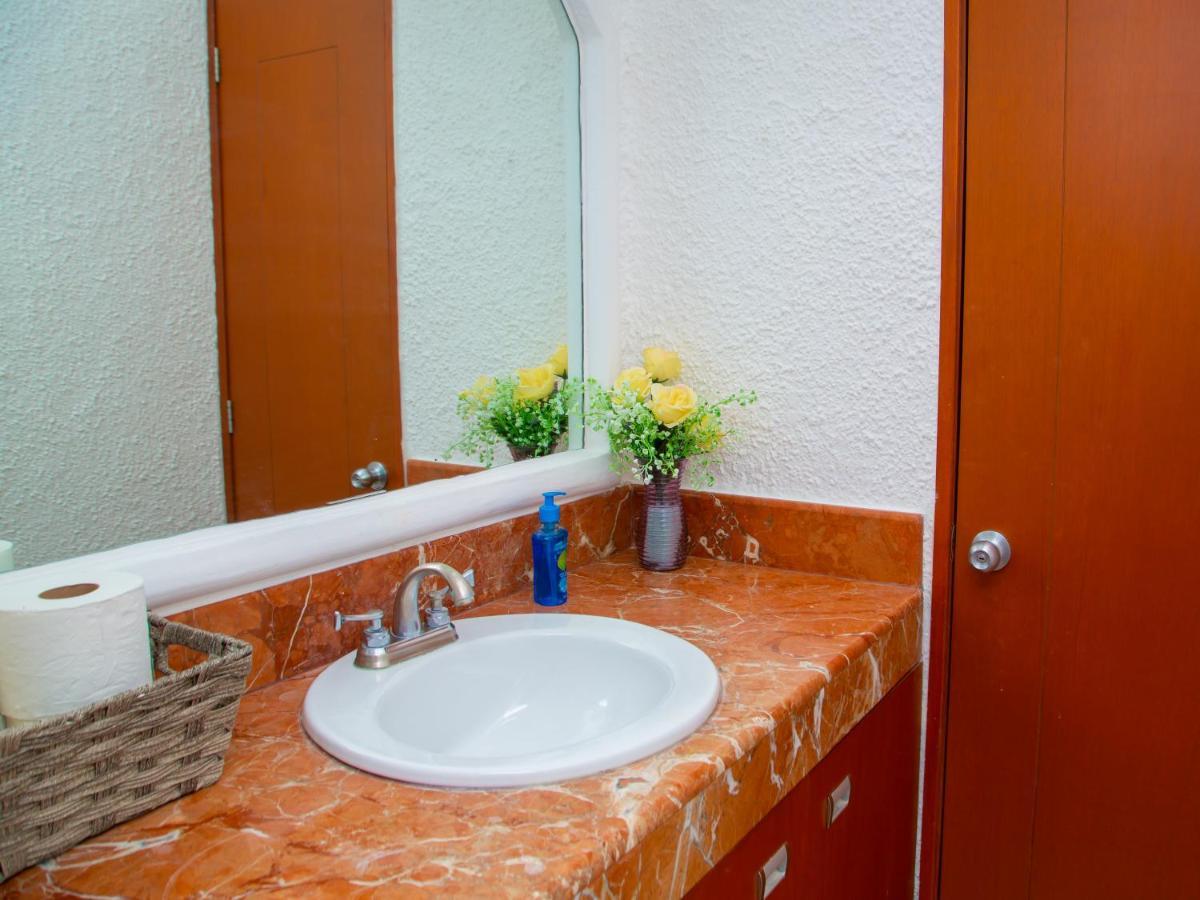 Hermosa Casa, En Renta Vacacional Con Piscina, A Tan Solo10 Minutos De La Playa, Cerca De Centros Comerciales, Restaurantes, Bares Y Supermercados Apartment Cancun