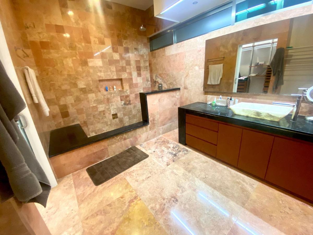 Espectacular Casa 25 Personas En Fraccionamiento Privado Con Terraza, Alberca Y Grill * Cancun